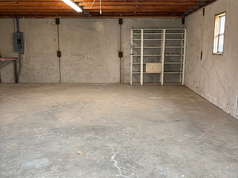 522 N Harding St — Photo 19