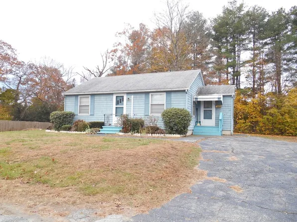 43 Stoughton Ave, Webster, MA 01570