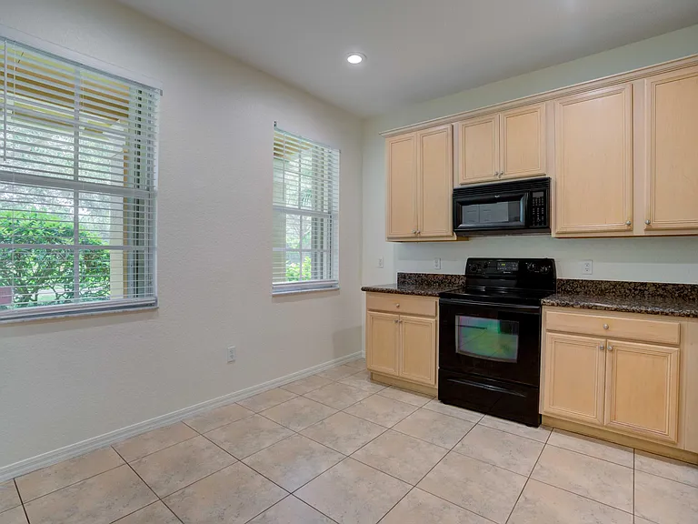 158 W Thatch Palm Cir — Photo 5