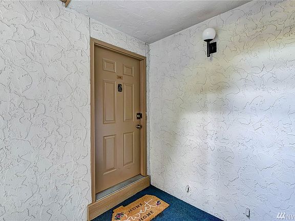 3rd image of 4160 Factoria Blvd SE
