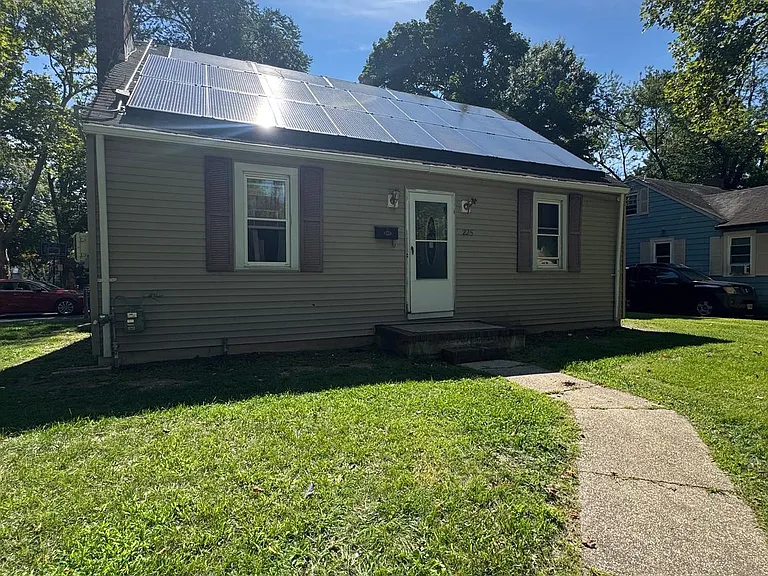 225 Giles Rd — Photo 3