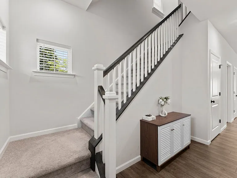 230 Honey Ln — Photo 8