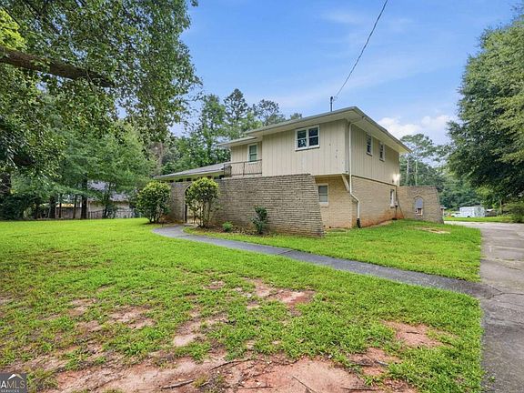 3rd image of 7037 Dalmatia Dr