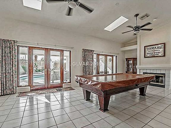 5th image of 8025 Fairfield Ave