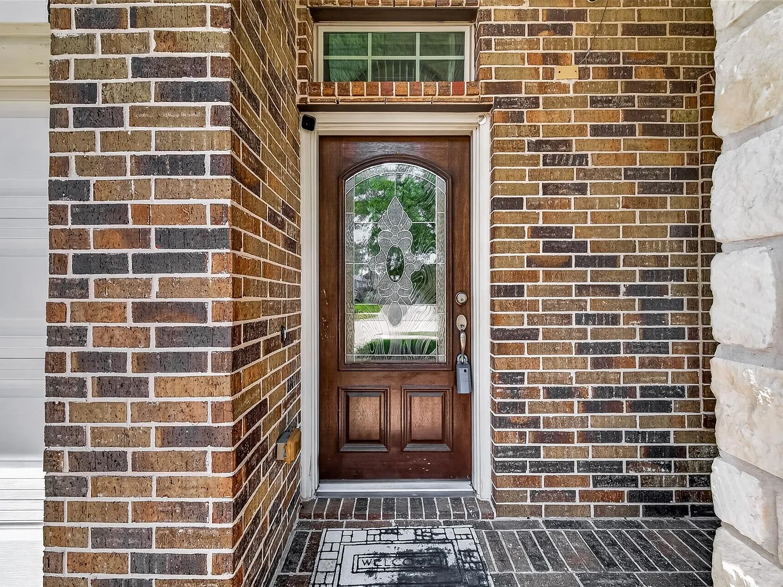 4 bed, 2.5 bath, 2346 sqft, $3,000 — Photo 4
