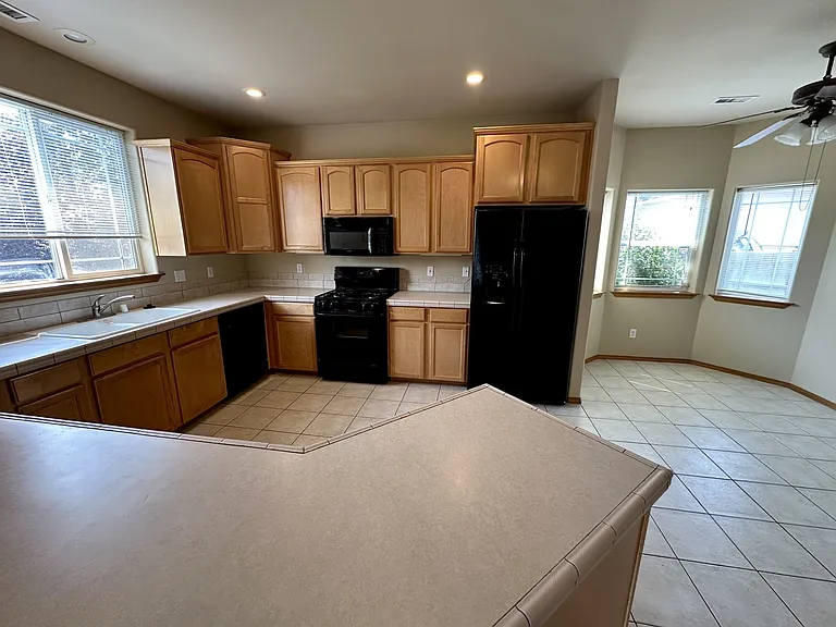 3506 Waterford St — Photo 8