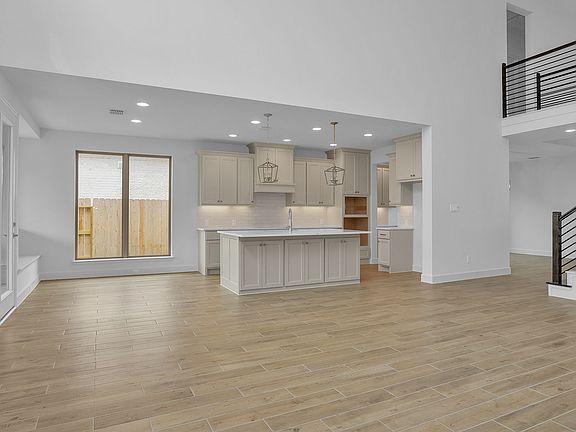 2nd image of 4322 Southpoint Way
