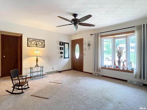 4th image of 3117 W 2nd St