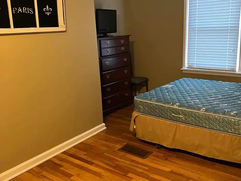 225 N Park Dr — Photo 23