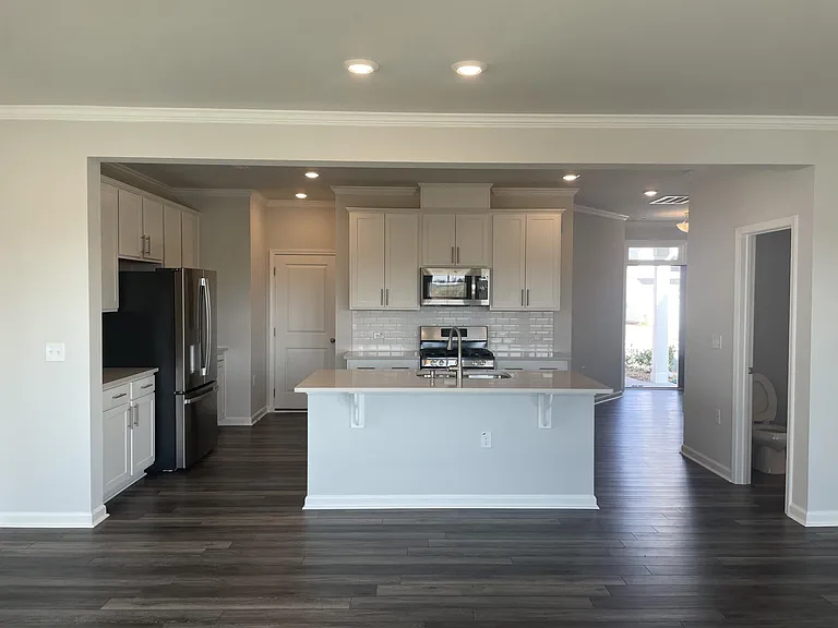 1220 Matterhorn Dr — Photo 4