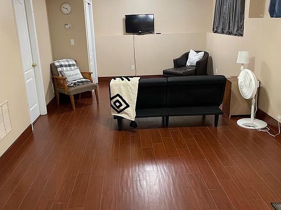 5th image of 405 Arden Ave Floor 1