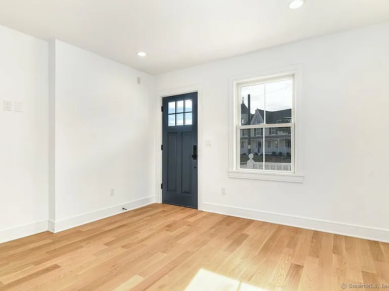 54 Main St — Photo 5