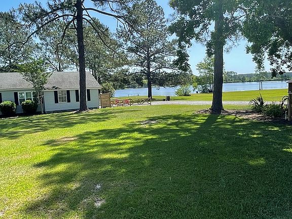 3rd image of 375 Bank Lodge Dr