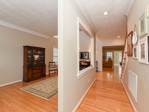 4th image of 920 S Oriole Dr