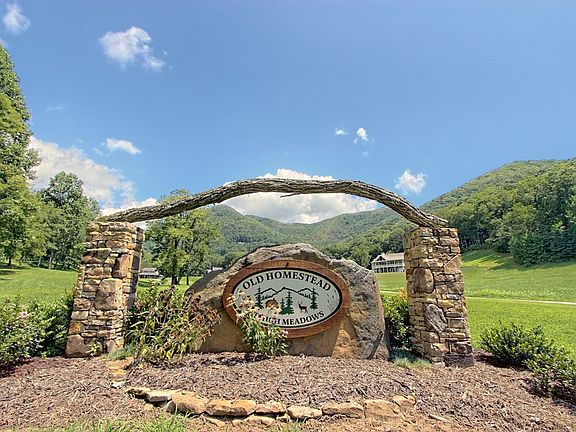 5th image of 299 Old Homestead Ln