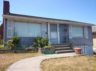 4017 52nd Ave SW, Seattle, WA 98116