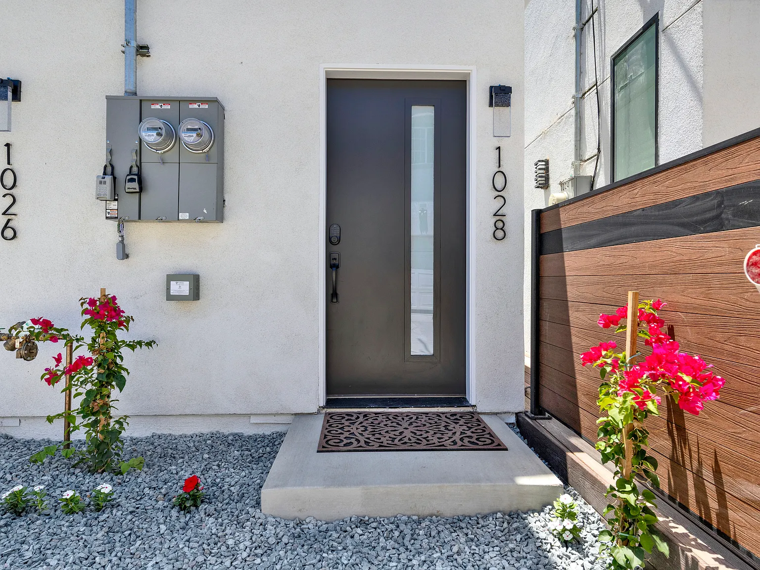 3 bed, 1308 sqft, $4,200 — Photo 2