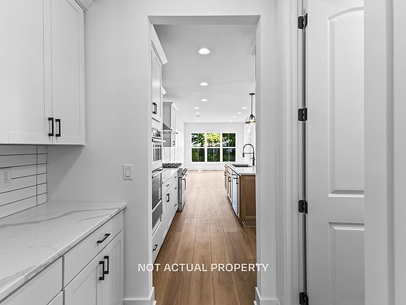 5th image of 7119 Drummore Ct