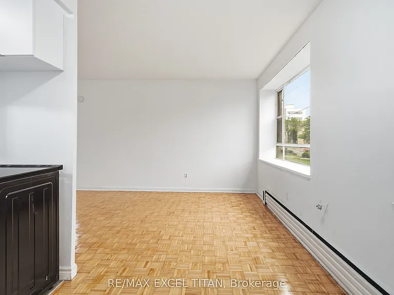 2895 Bathurst St #111 — Photo 12