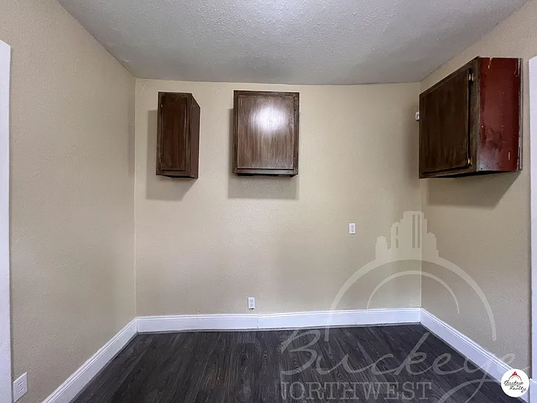 3113 Scottwood Ave — Photo 6