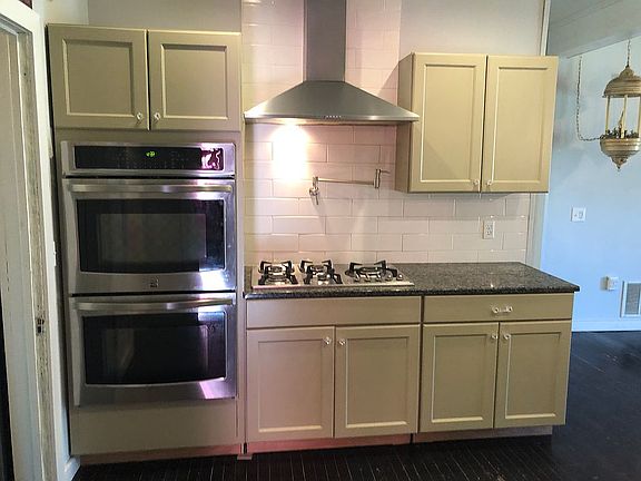 4th image of 704 S 1st St