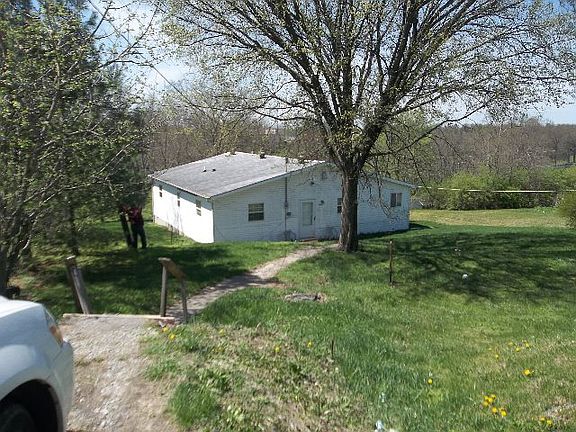 5th image of 128 School St