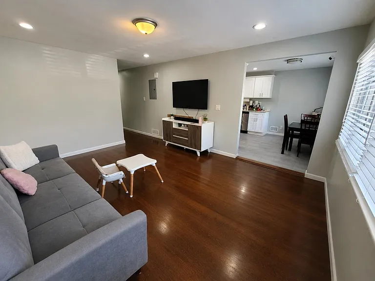8 Packard St #1 — Photo 3