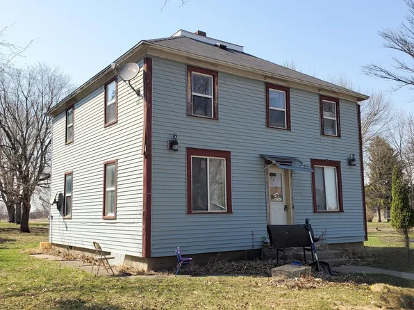 151 7th St, Walnut Grove, MN 56180