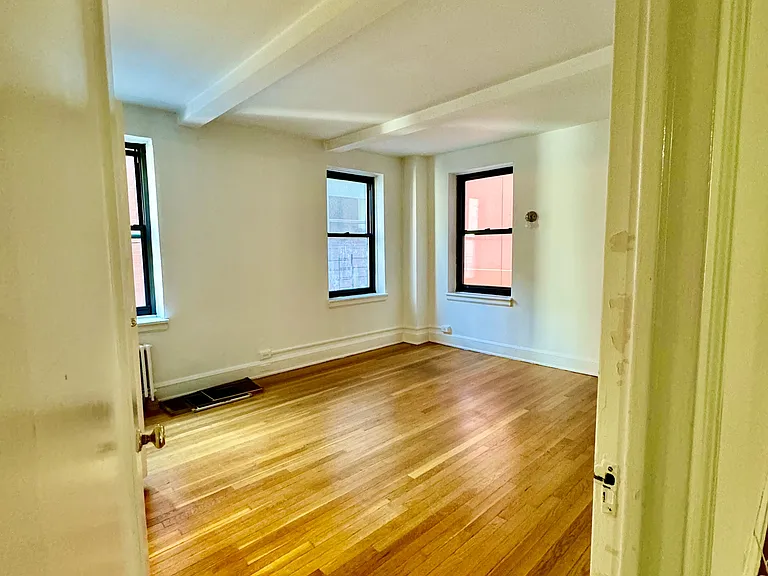 117 E 77th St #9-B — Photo 1