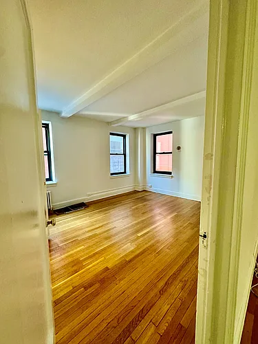 117 E 77th St #9-B Photo 1