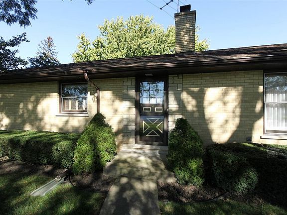 3rd image of 410 Hillcrest Dr