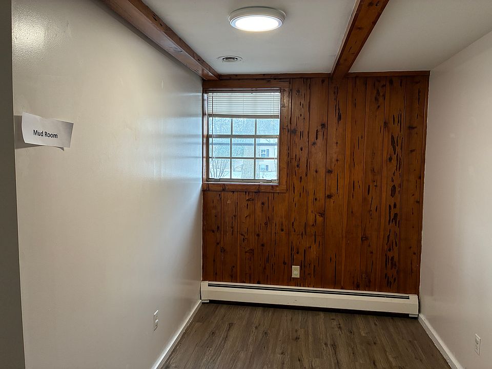The mud room is conveniently located just after the entrance. It connects to the living room and two bedrooms.