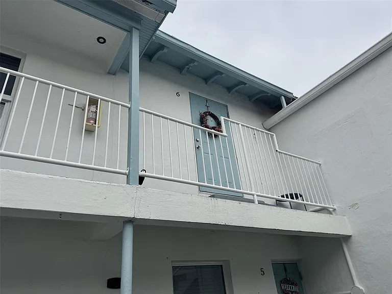 7910 Abbott Ave #6 — Photo 1