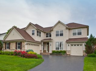 246 Colonial Dr, Vernon Hills, IL 60061