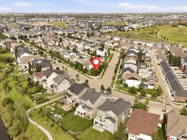 1320 Kapyong Ave NW, Edmonton, AB T5E 0C3