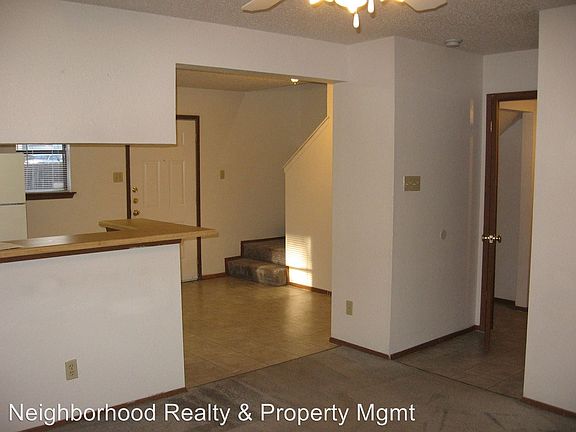 4th image of 3002 Jadewood Ct APT B