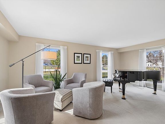 3rd image of 6136 Hidden Oak Dr