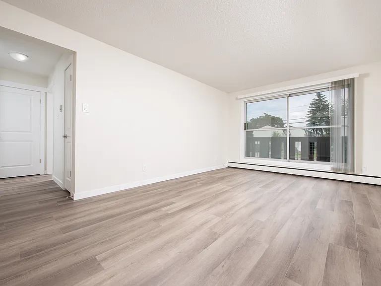 6 Gainsborough Ave — Photo 9