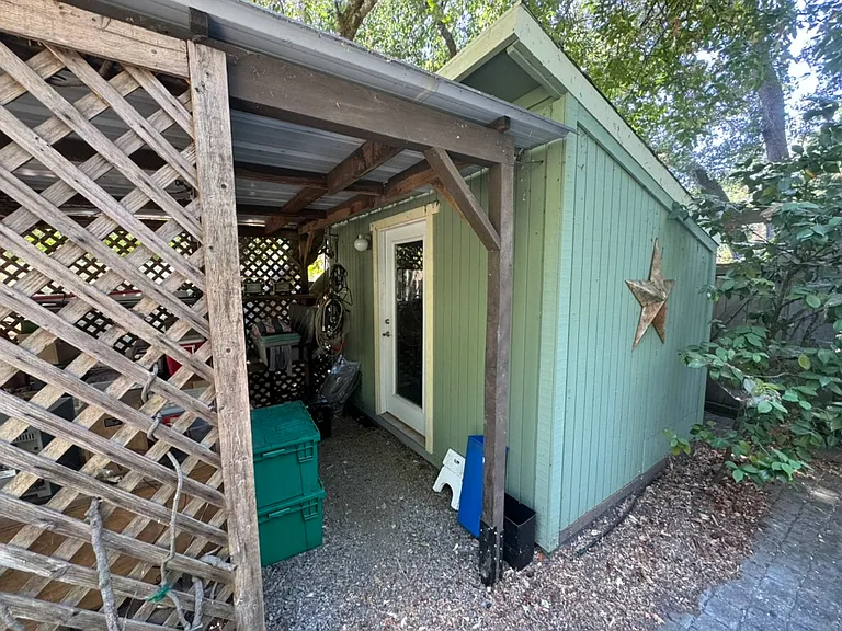 Storage shed