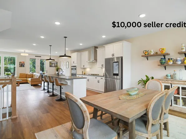 2055 Eva Pearl Dr, Apex, NC 27502