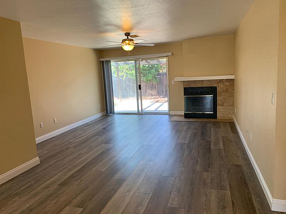 5th image of 3306 Oak Knoll Dr