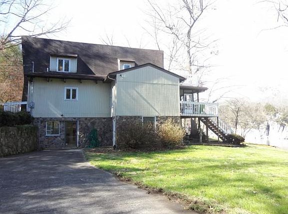 5th image of 836 Lake Point Dr