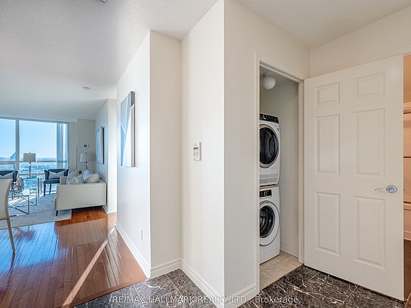 3rd image of 88 Grangeway Ave #1705
