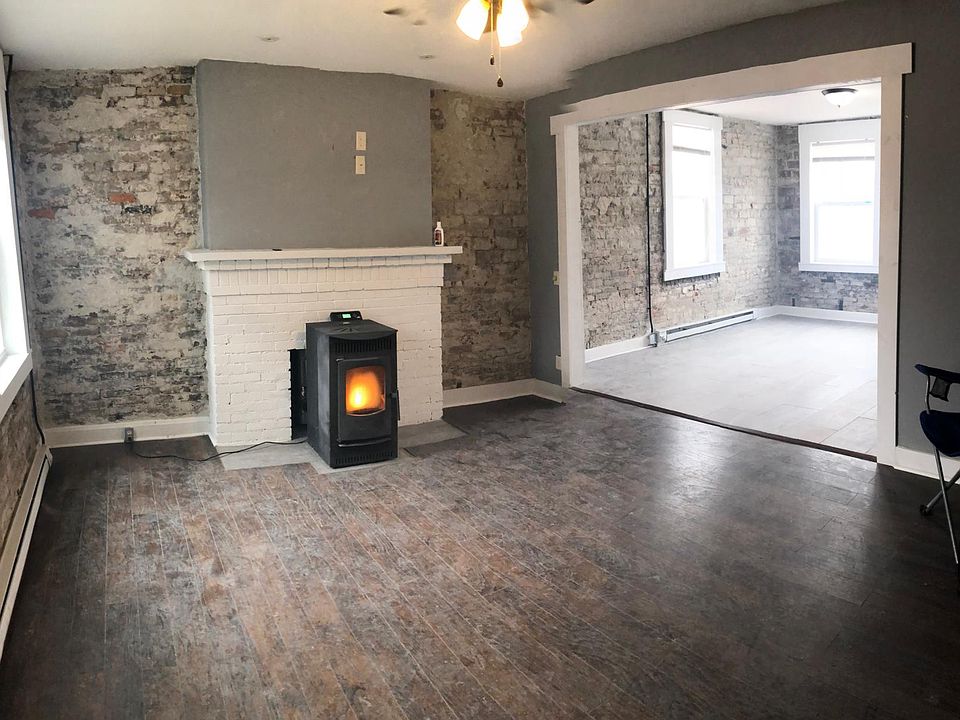 1st image of 258 S Green St