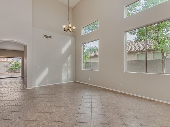 3rd image of 3078 E Ravenswood Dr
