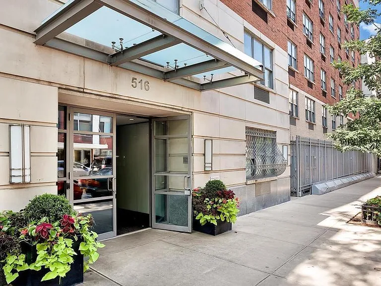 516 W 47th St #S1B — Photo 16