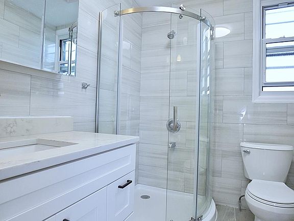 5th image of 635 Tompkins Ave #1AND-2