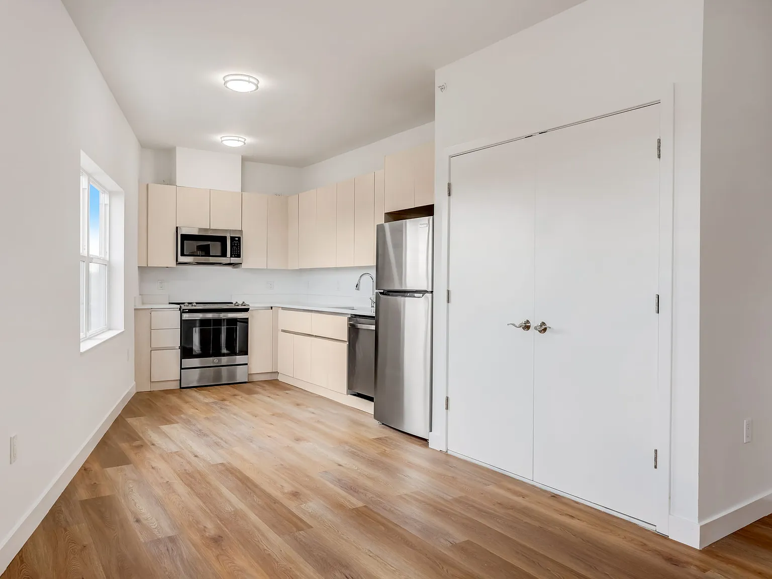 2 bed, 929 sqft, $2,300 — Photo 4