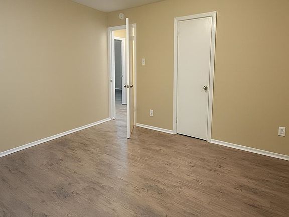 5th image of 1495 Oriole St