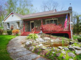 201 River Rd, Walden, NY 12586